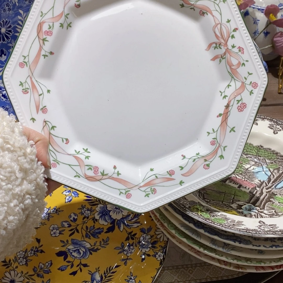 白瓷微瑕八角异形10寸大盘