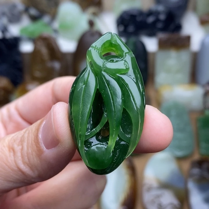 和田玉未镶嵌颈饰