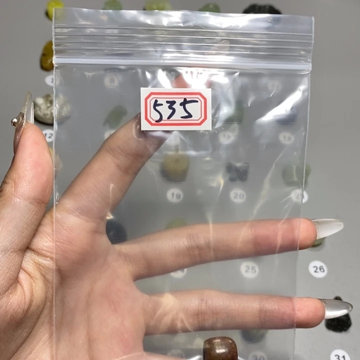 蛇纹石玉颈饰未镶嵌白*