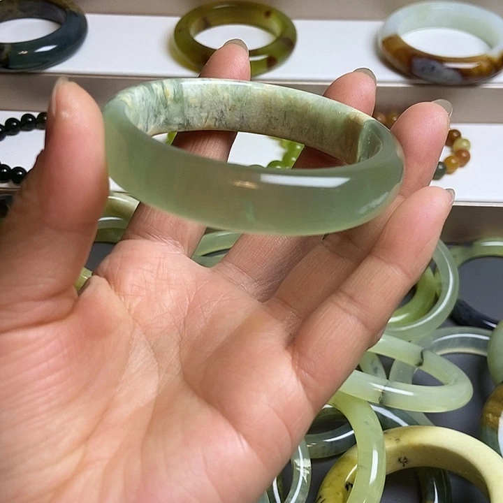 未镶嵌蛇纹石玉手镯