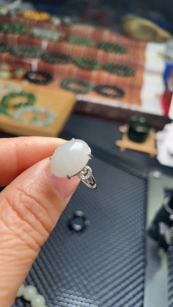 天然玉石和田玉白玉戒指