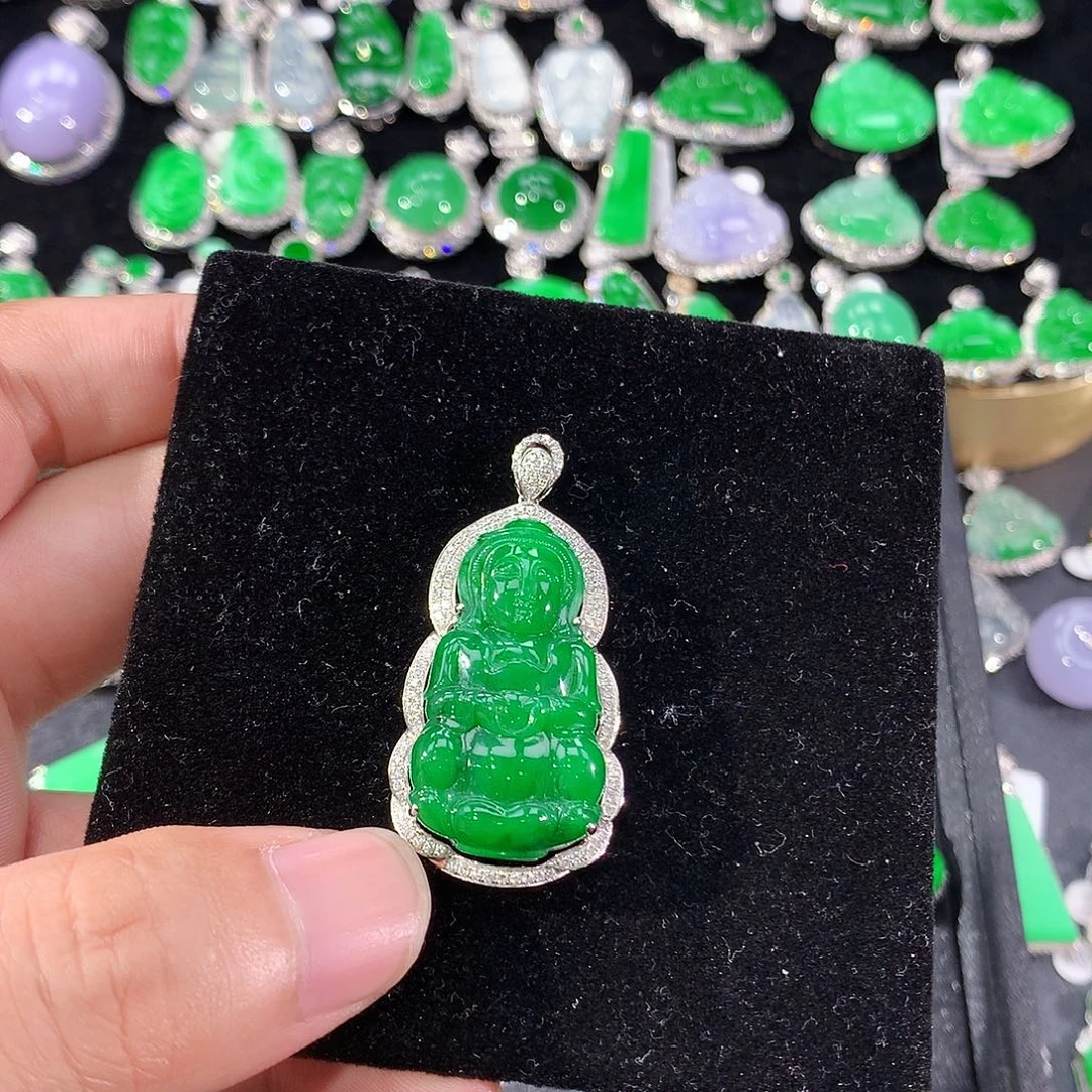 翡翠18K金镶嵌颈饰