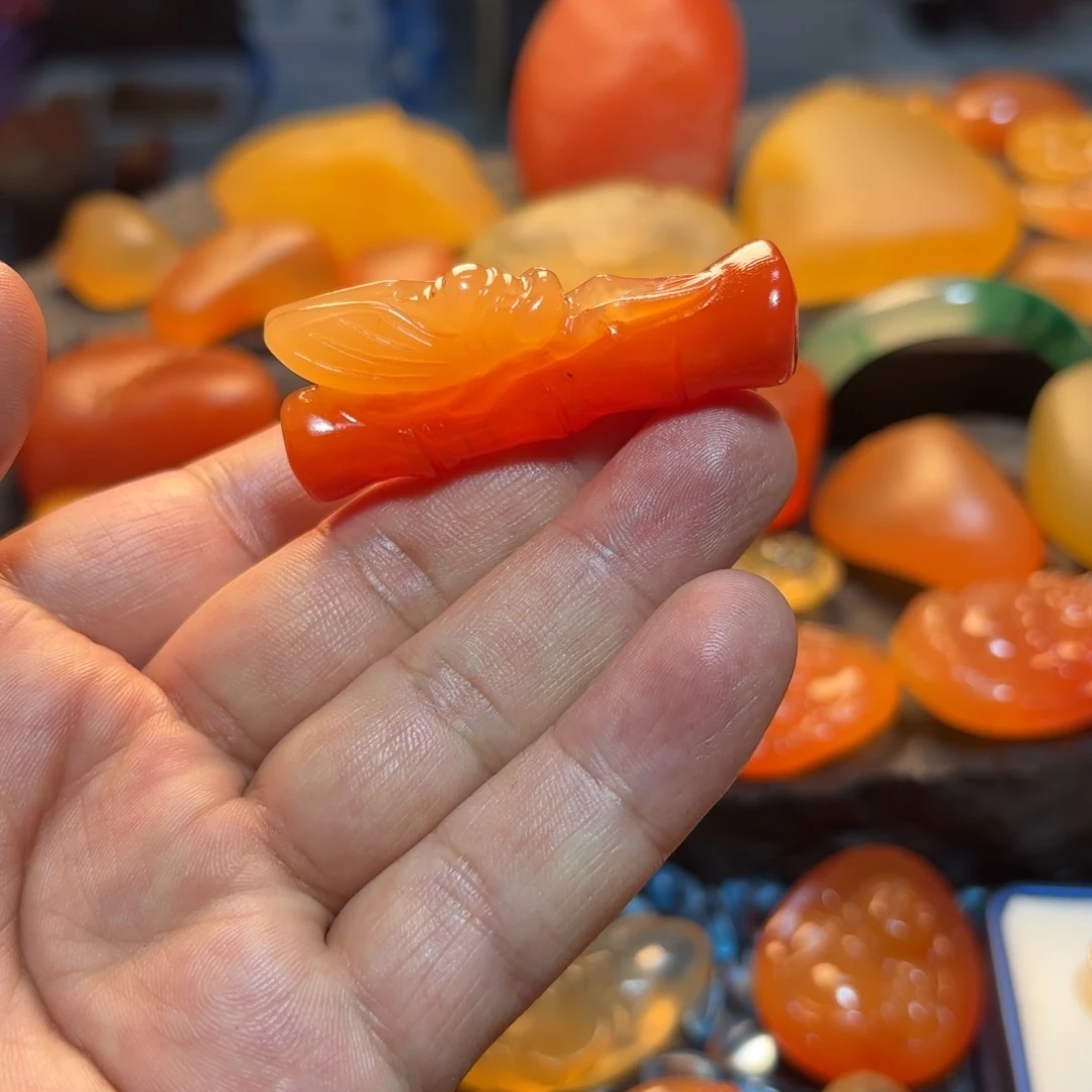 石英质玉挂件未镶嵌开***友