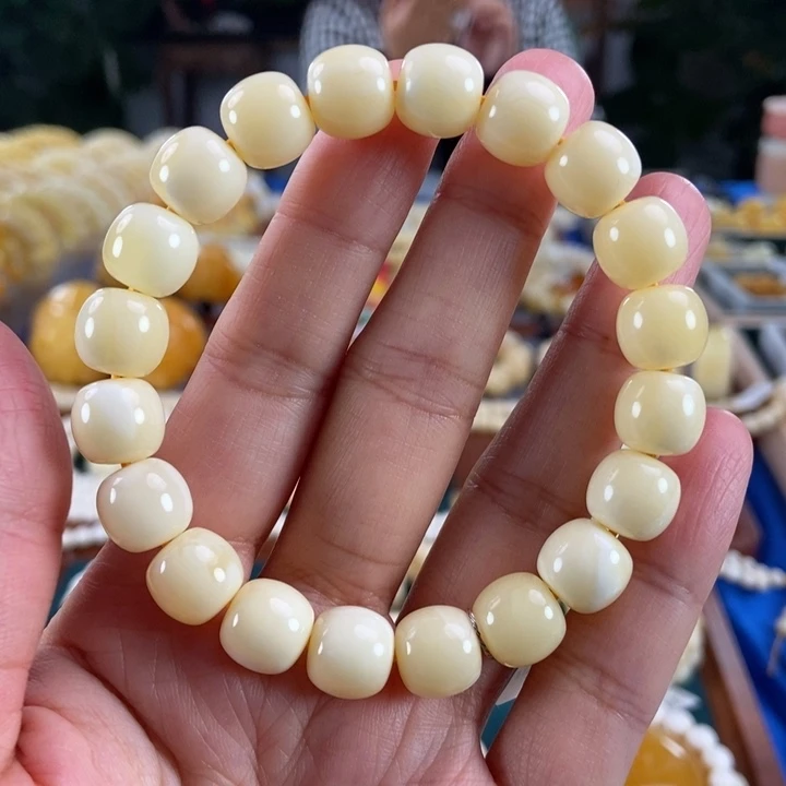 琥珀未镶嵌珠宝奇石11同料白蜡老型16.37