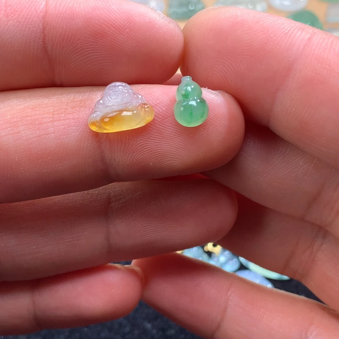 稻***葵定制翡翠未镶嵌翡翠