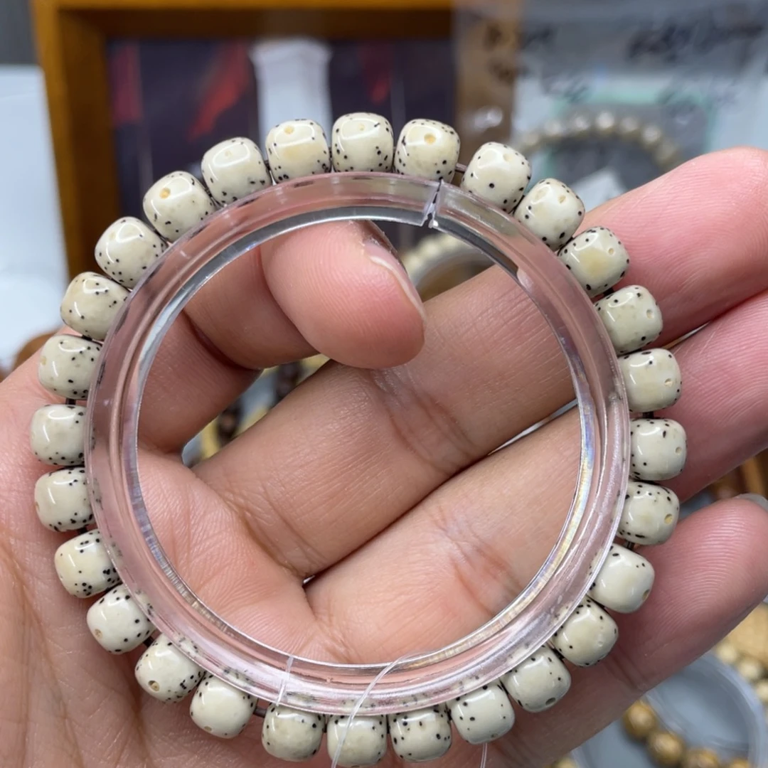 手串星月菩提8*7石玉料通体留白