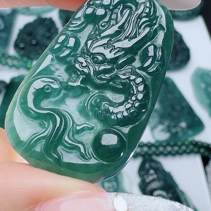 翡翠未镶嵌颈饰天然的A货翡翠多样性发其一