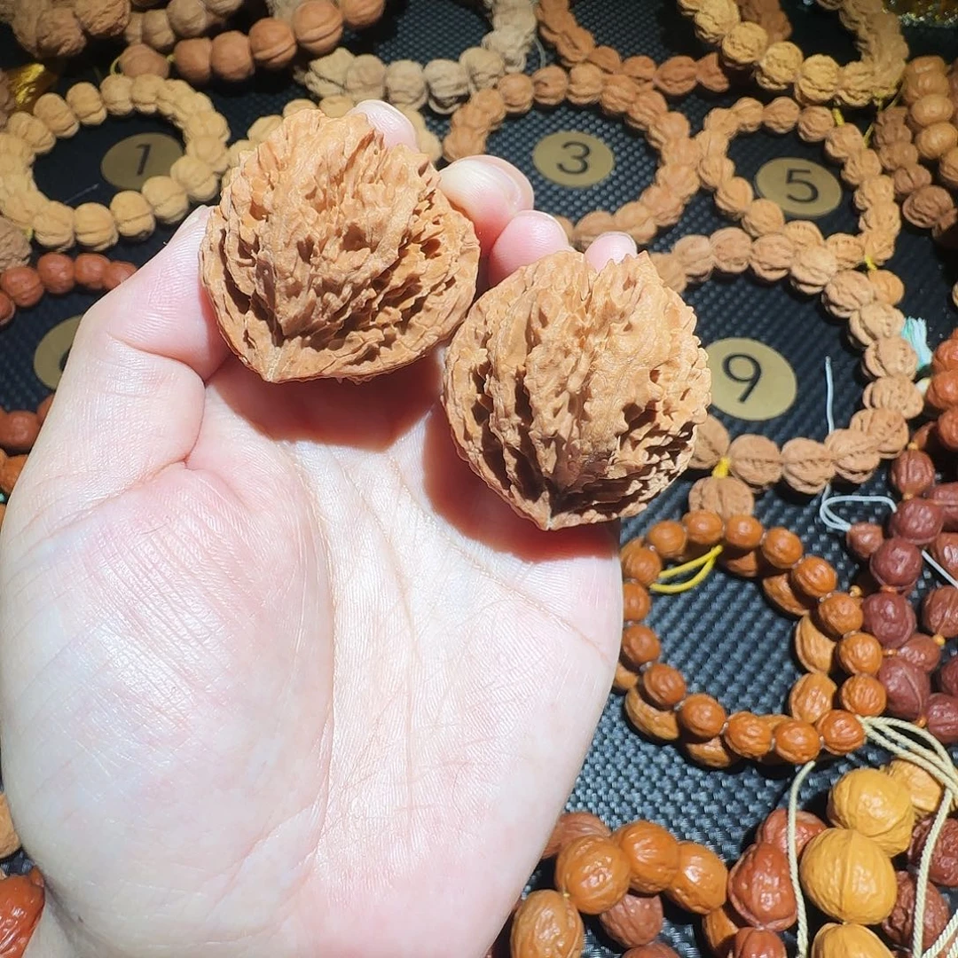 木质类文玩核桃吊坠霸王龙