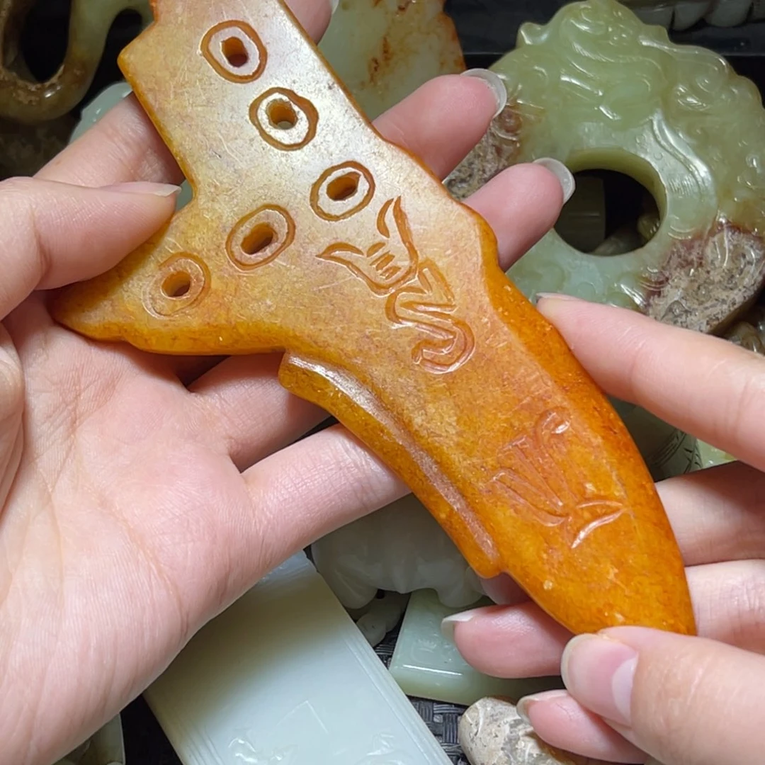 未镶嵌和田玉（糖玉）挂件