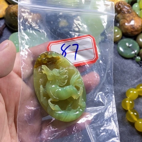 未镶嵌蛇纹石玉颈饰