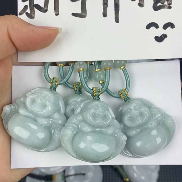 翡翠未镶嵌颈饰佛公多样性发其一