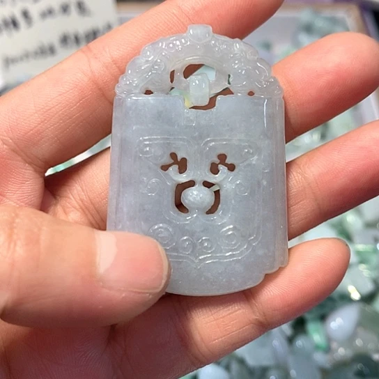 翡翠未镶嵌颈饰吊坠
