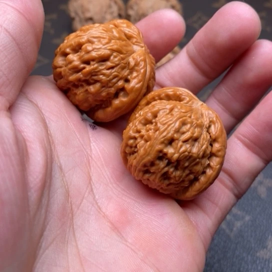 文玩核桃把件С****в白狮子