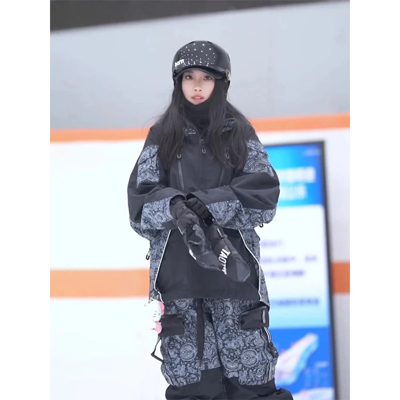 KSKM黑色滑雪服套装女2025新款户外防风防水设计感单双板雪服外套