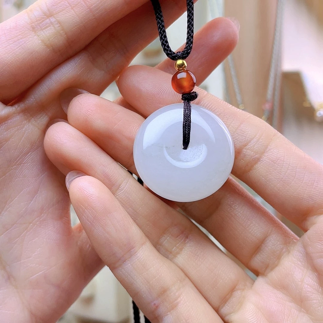 和田玉未镶嵌吊坠(赠链)