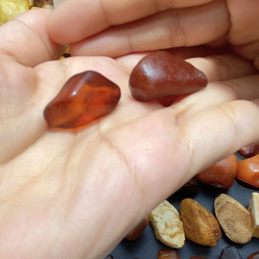 琥珀未镶嵌颈饰蜜蜡原石