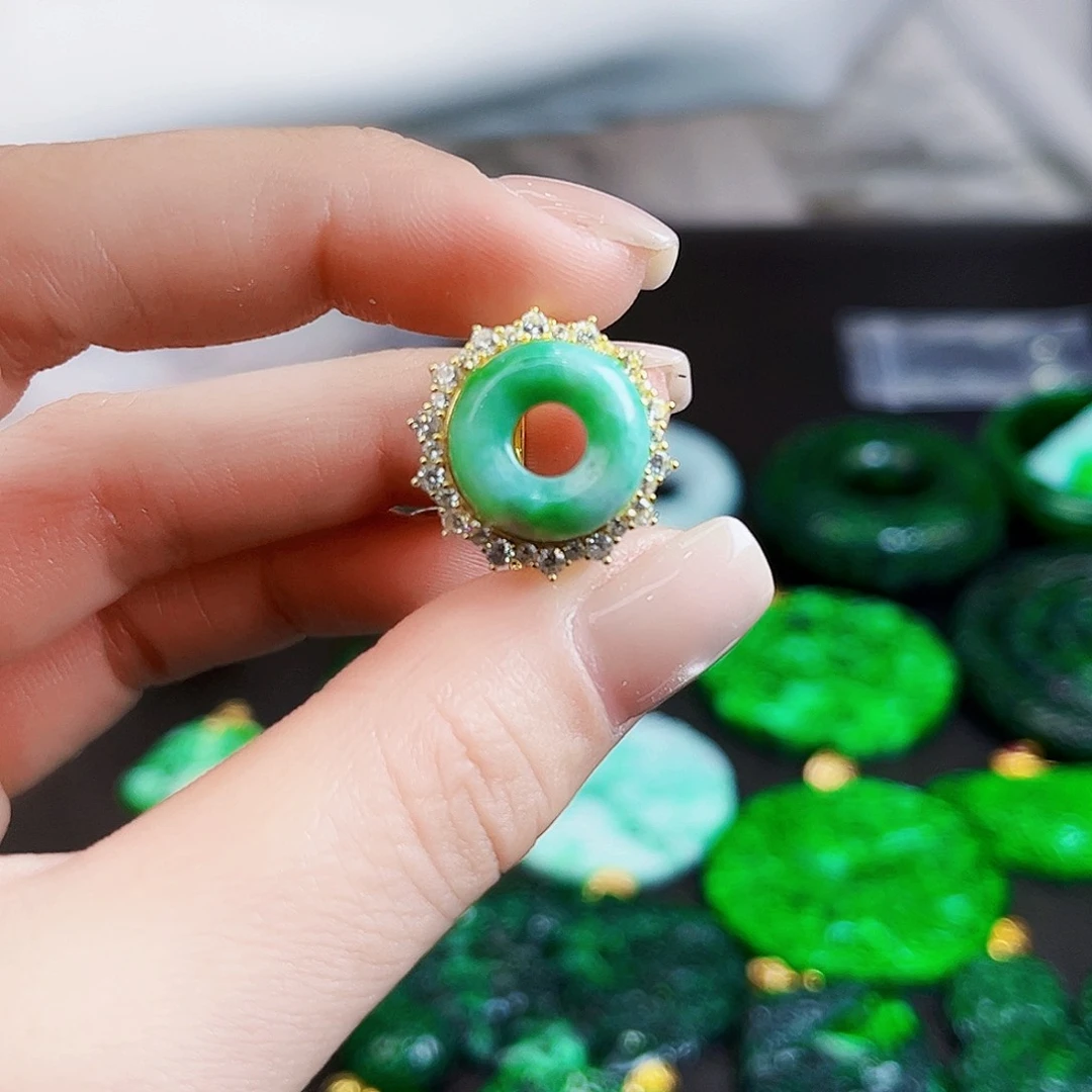 颈饰银S925镶嵌翡翠多样性