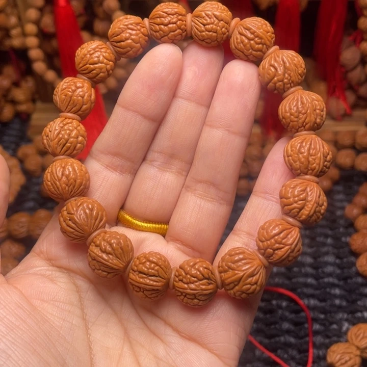 木质类龙纹桃枭挂件