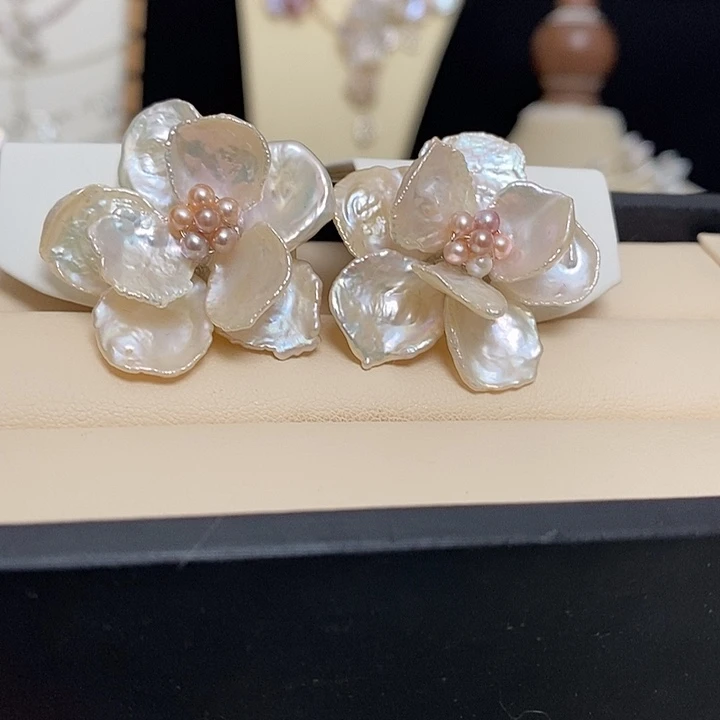 925银白色糖纸花瓣耳钉