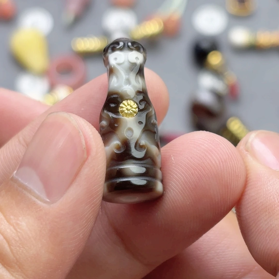 7***Z玛瑙/玉髓未镶嵌文玩配饰