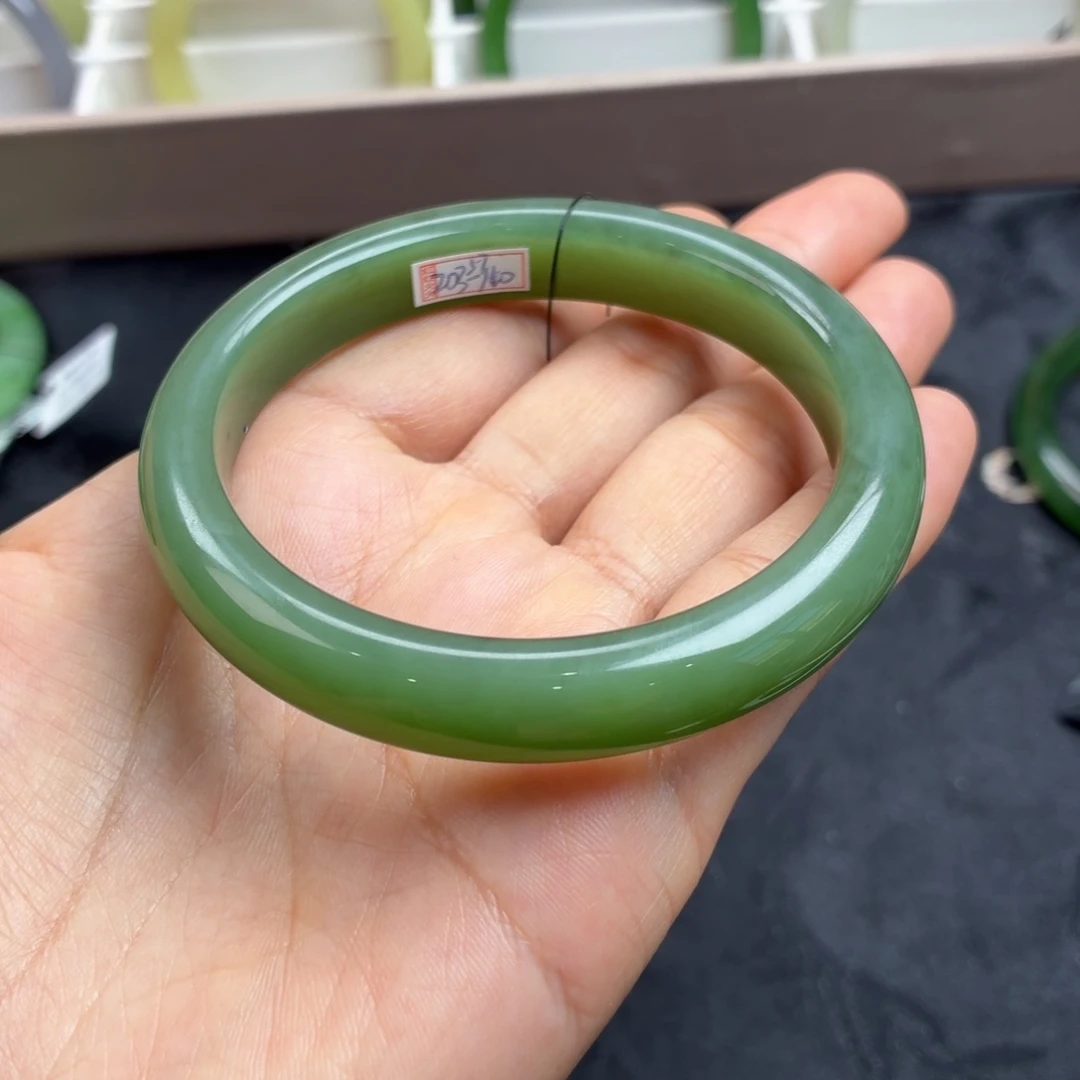 和田玉未镶嵌手镯粉青绿，猫眼料58圈