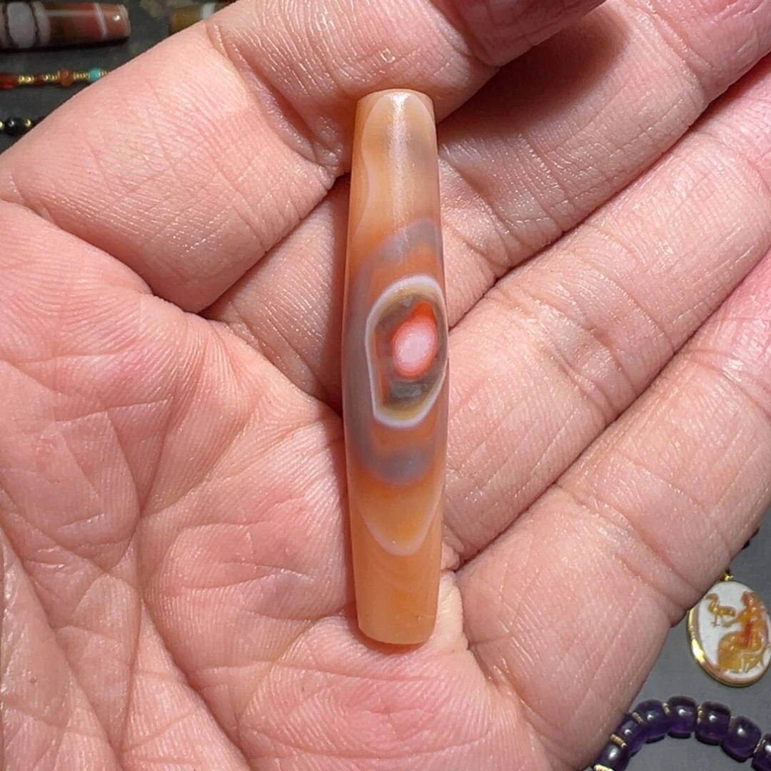 兔***肌玛瑙/玉髓未镶嵌颈饰