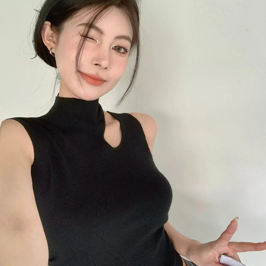 A9-3五色“中领”镂空肩无袖上衣（9026）