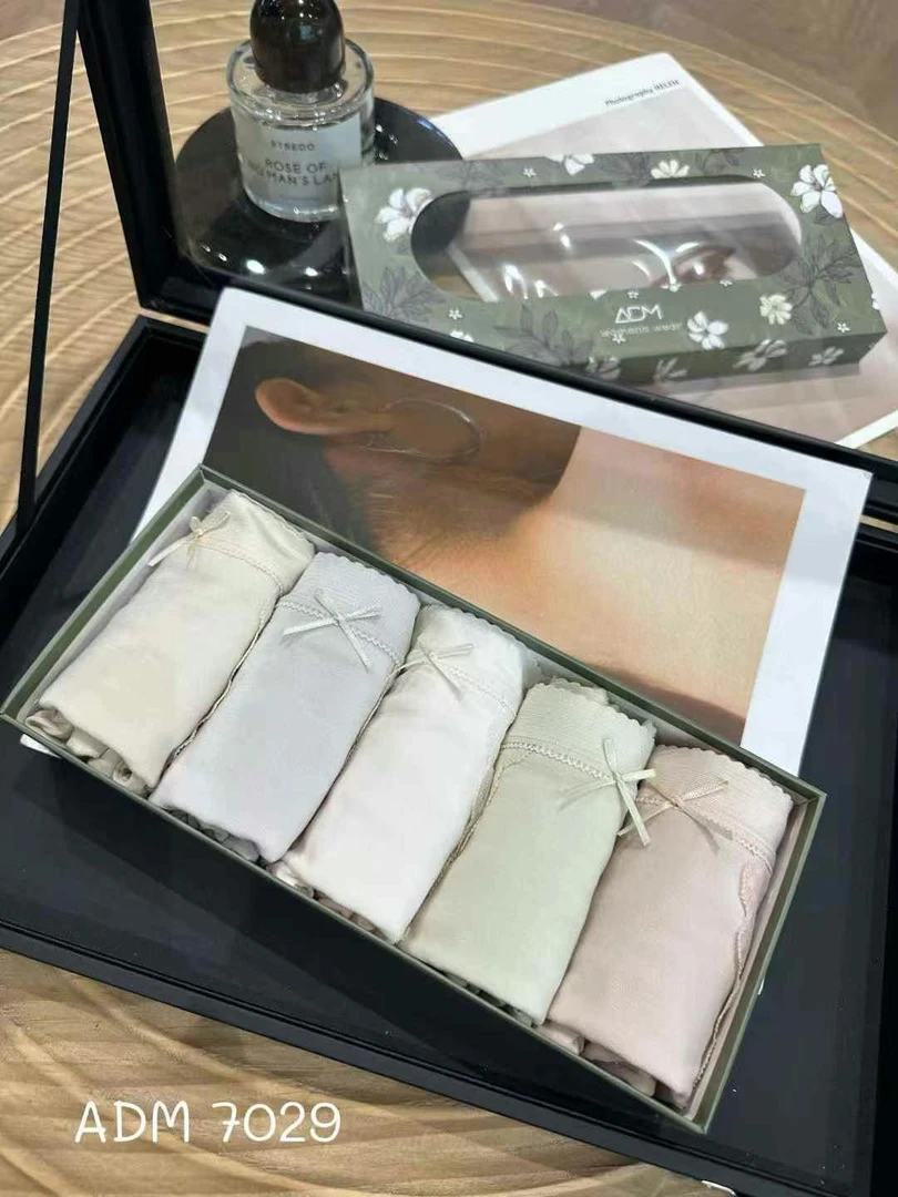 【5条装】7029 中高腰莫代尔舒适透气大包臀女士内裤（95-140斤）