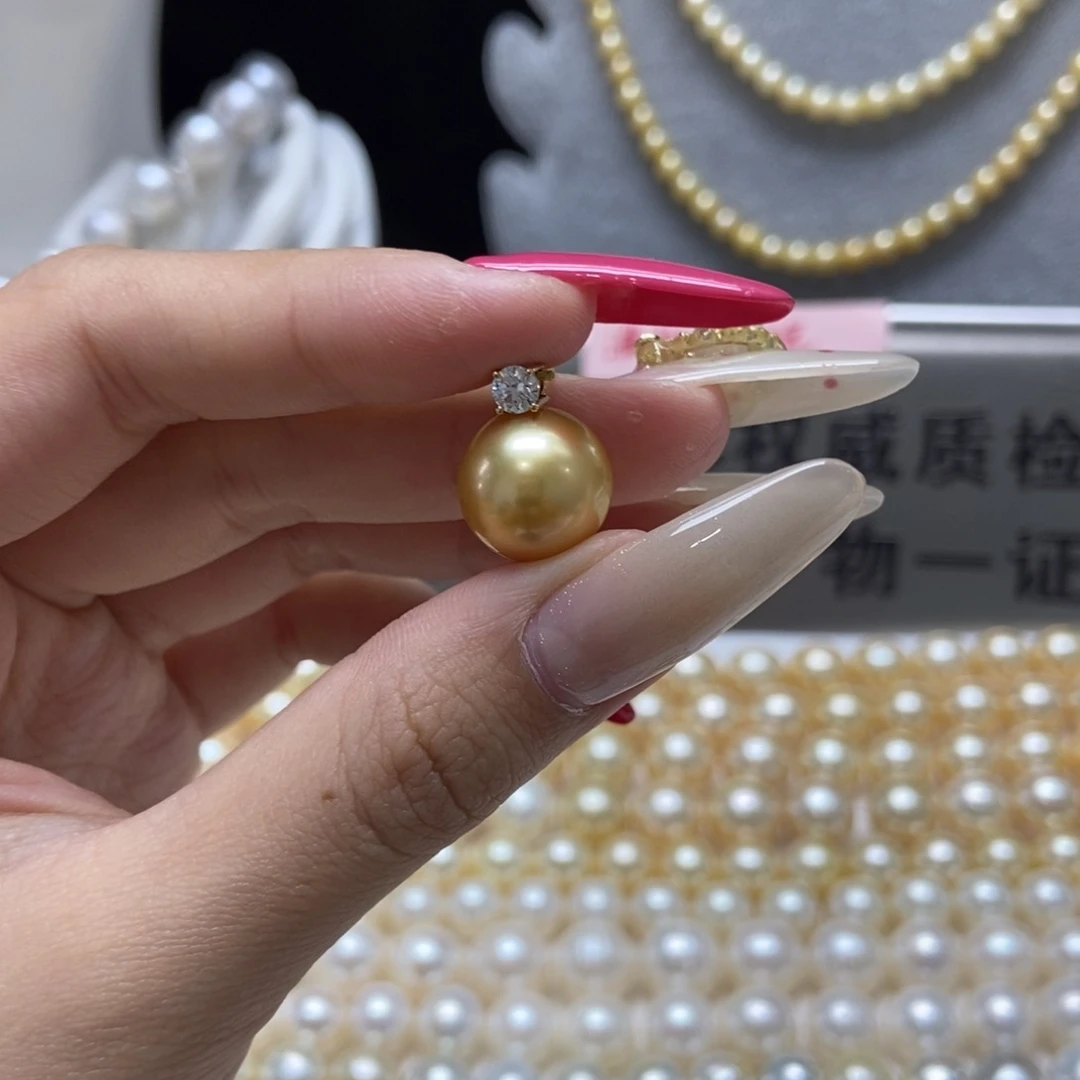 海水珍珠颈饰18K金镶嵌
