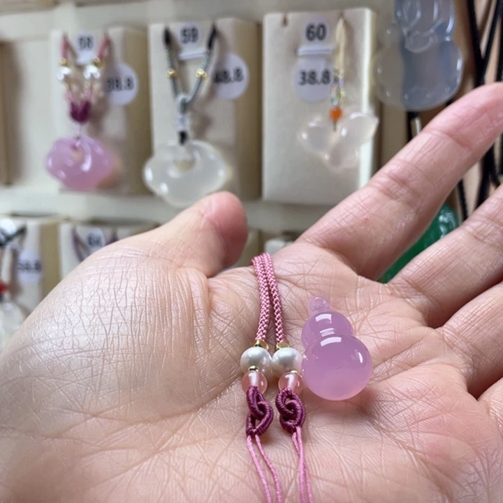 玛瑙/玉髓颈饰未镶嵌?*莓