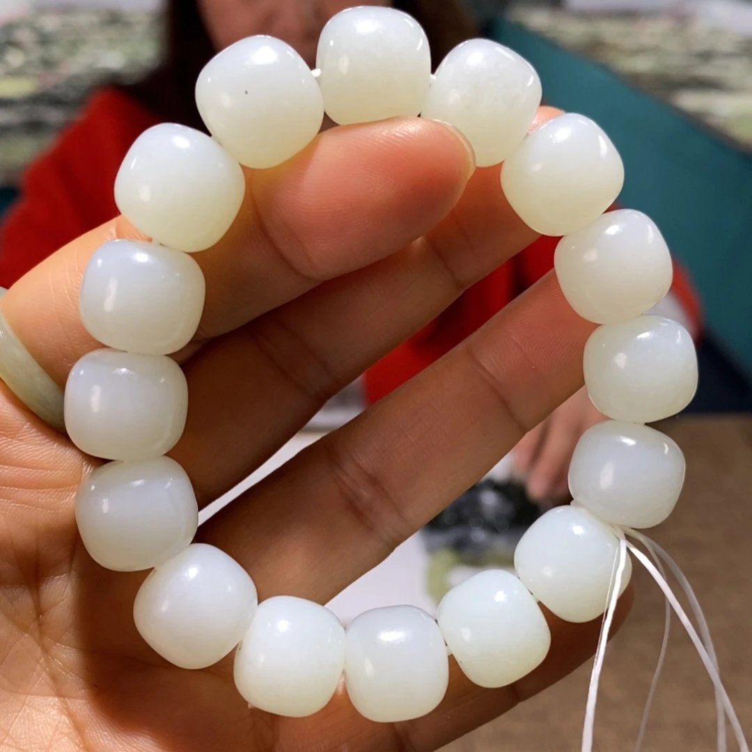 和田玉未镶嵌挂件高青白14有包容