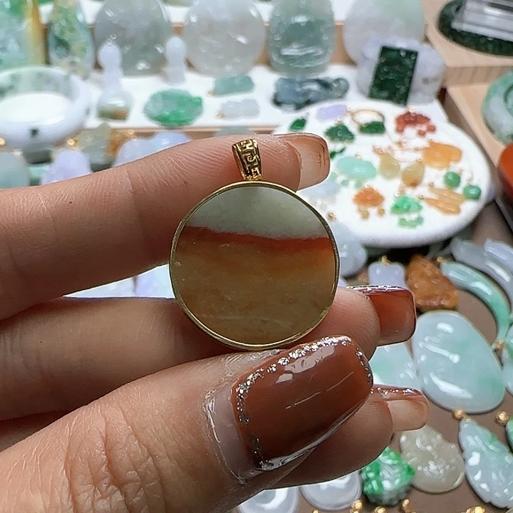 翡翠颈饰未镶嵌意境无事牌