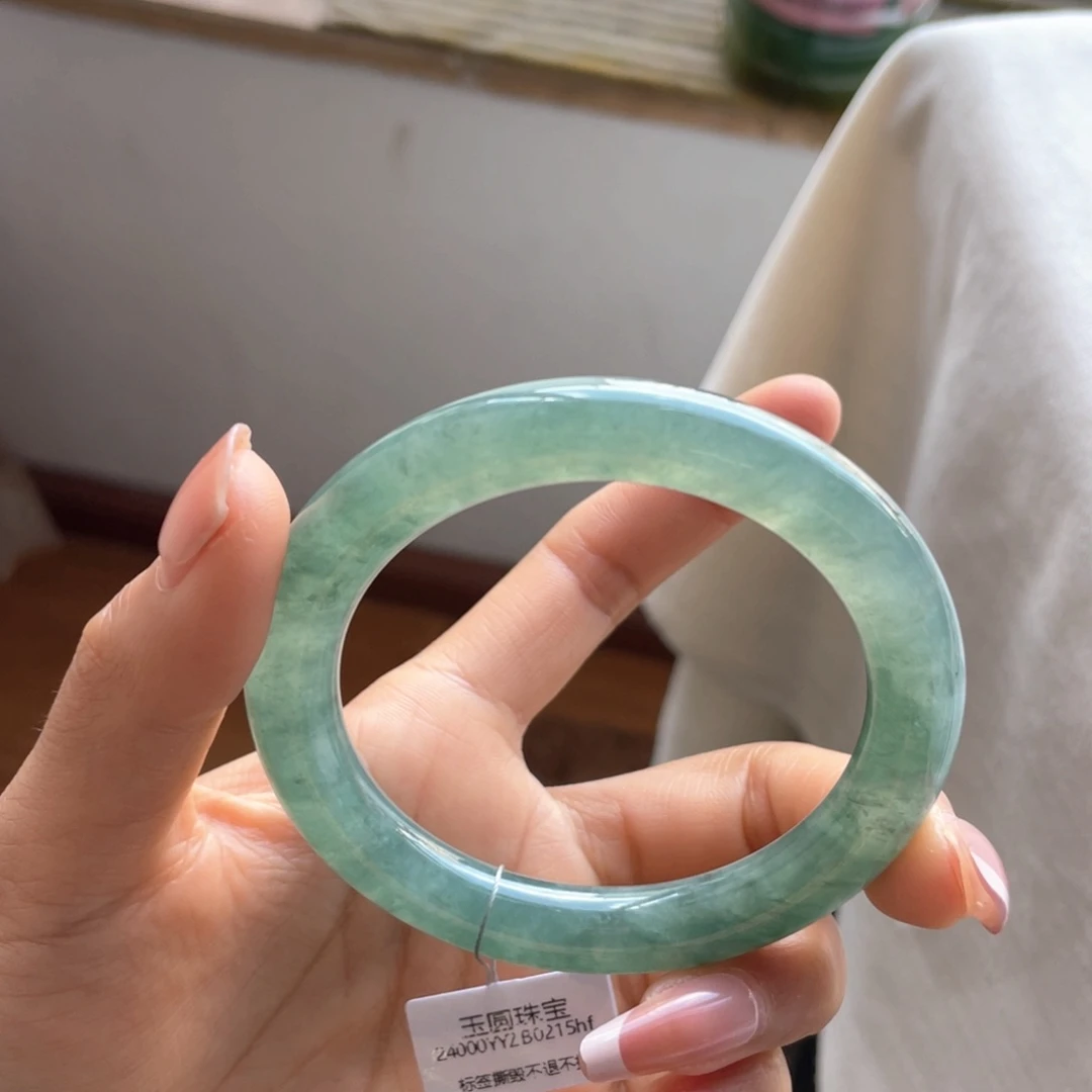 翡翠手镯未镶嵌冰圆条