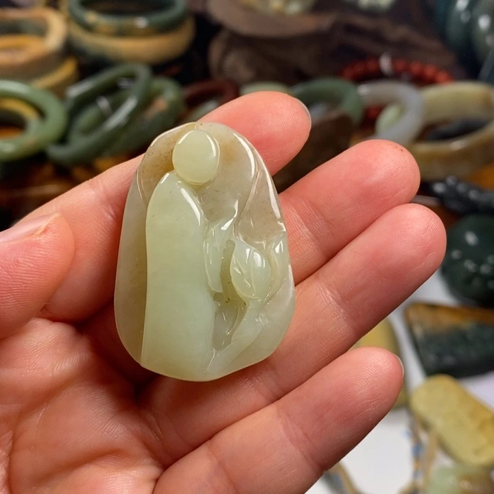 岫岩河磨玉（透闪石质玉）未镶嵌手镯