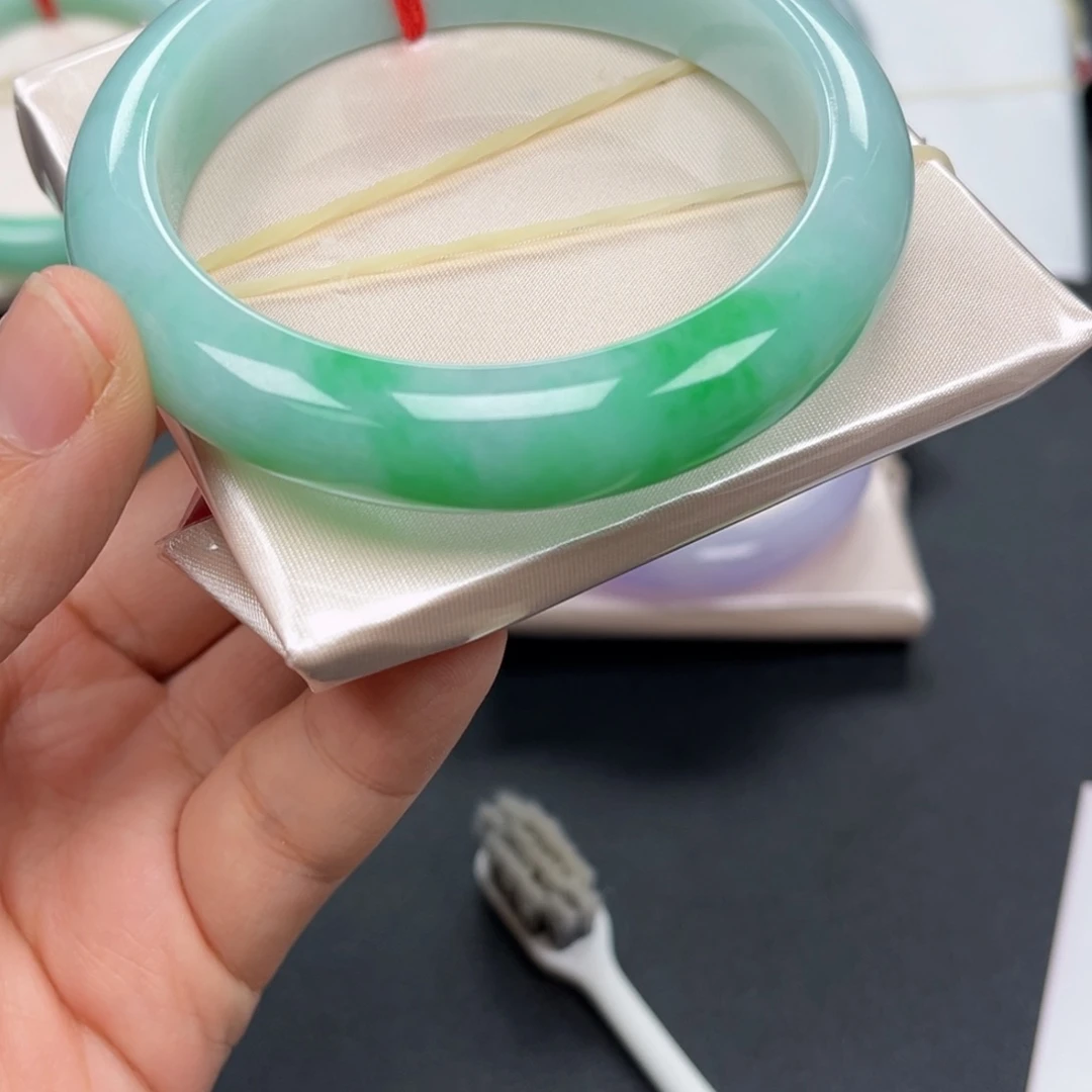 翡翠未镶嵌手镯手镯