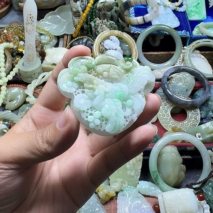 林***姐翡翠未镶嵌挂件88888888888