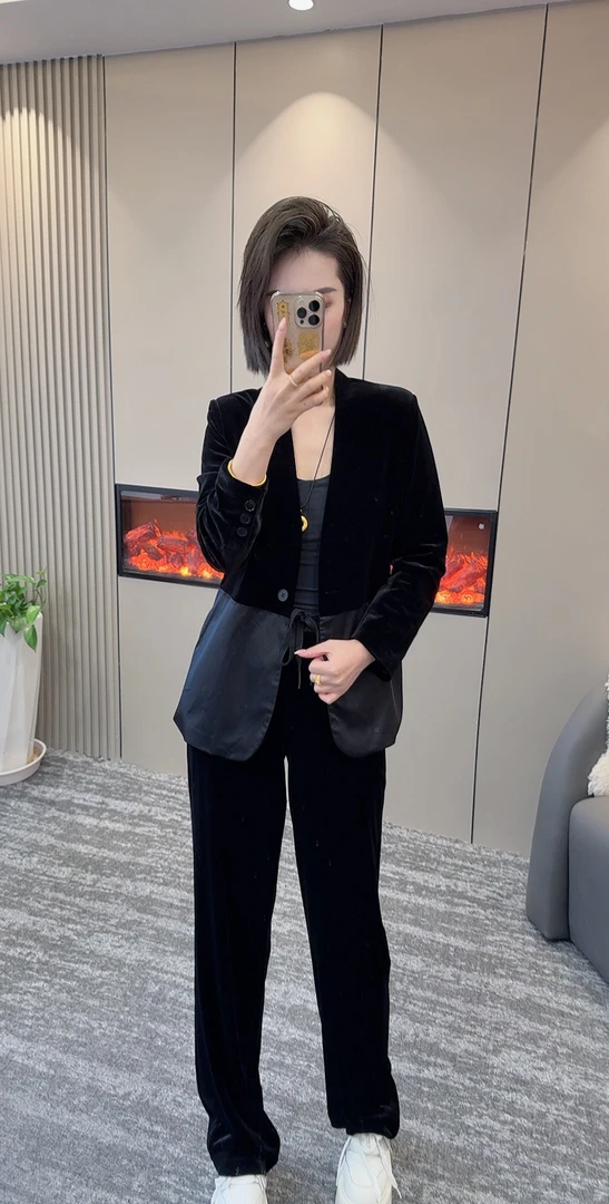 【菲凡】1569秋季新品丝绒拼接气质V领西装外套