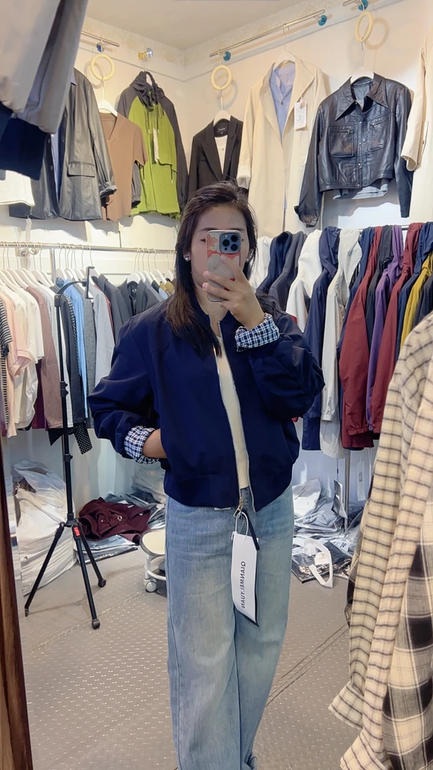 女短款棒球衣宽松型外套时尚百搭