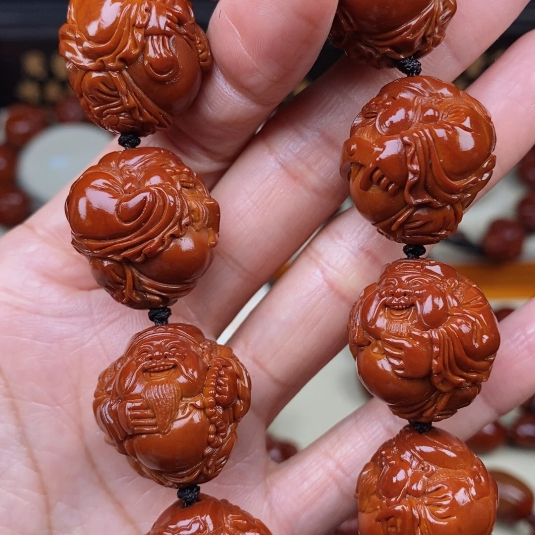 李***扬吊坠橄榄核八宝财神