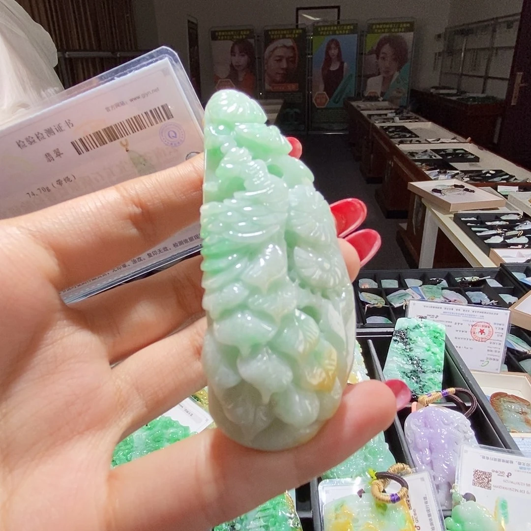 翡翠未镶嵌颈饰翡翠