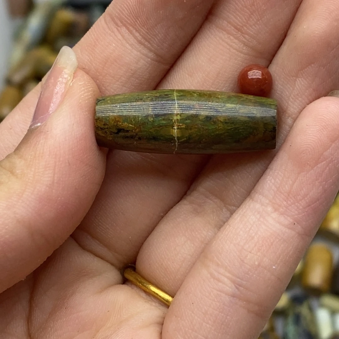南红玛瑙未镶嵌珠宝奇石
