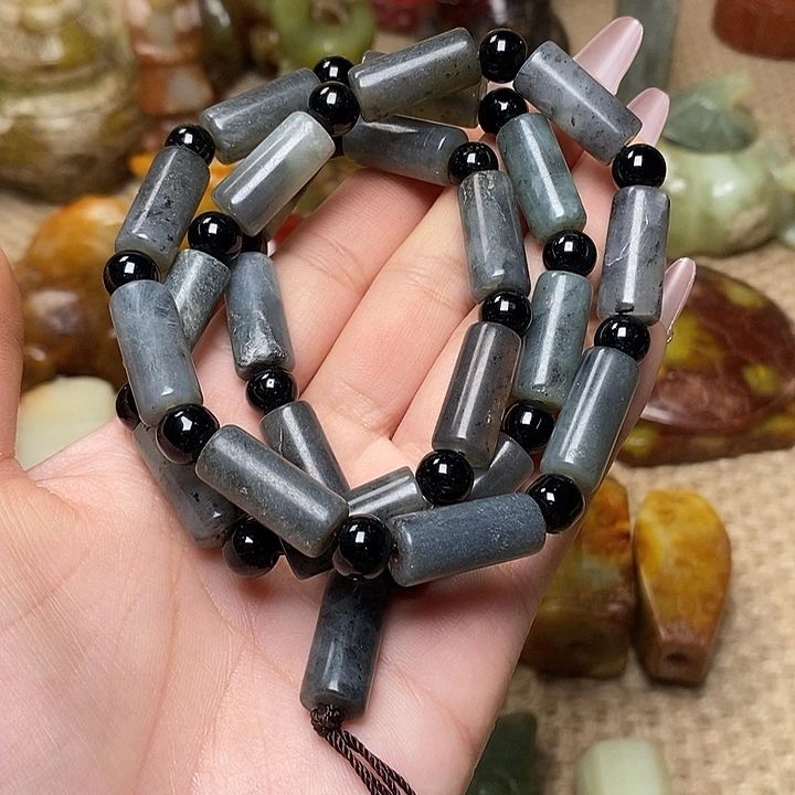 蛇纹石玉未镶嵌颈饰