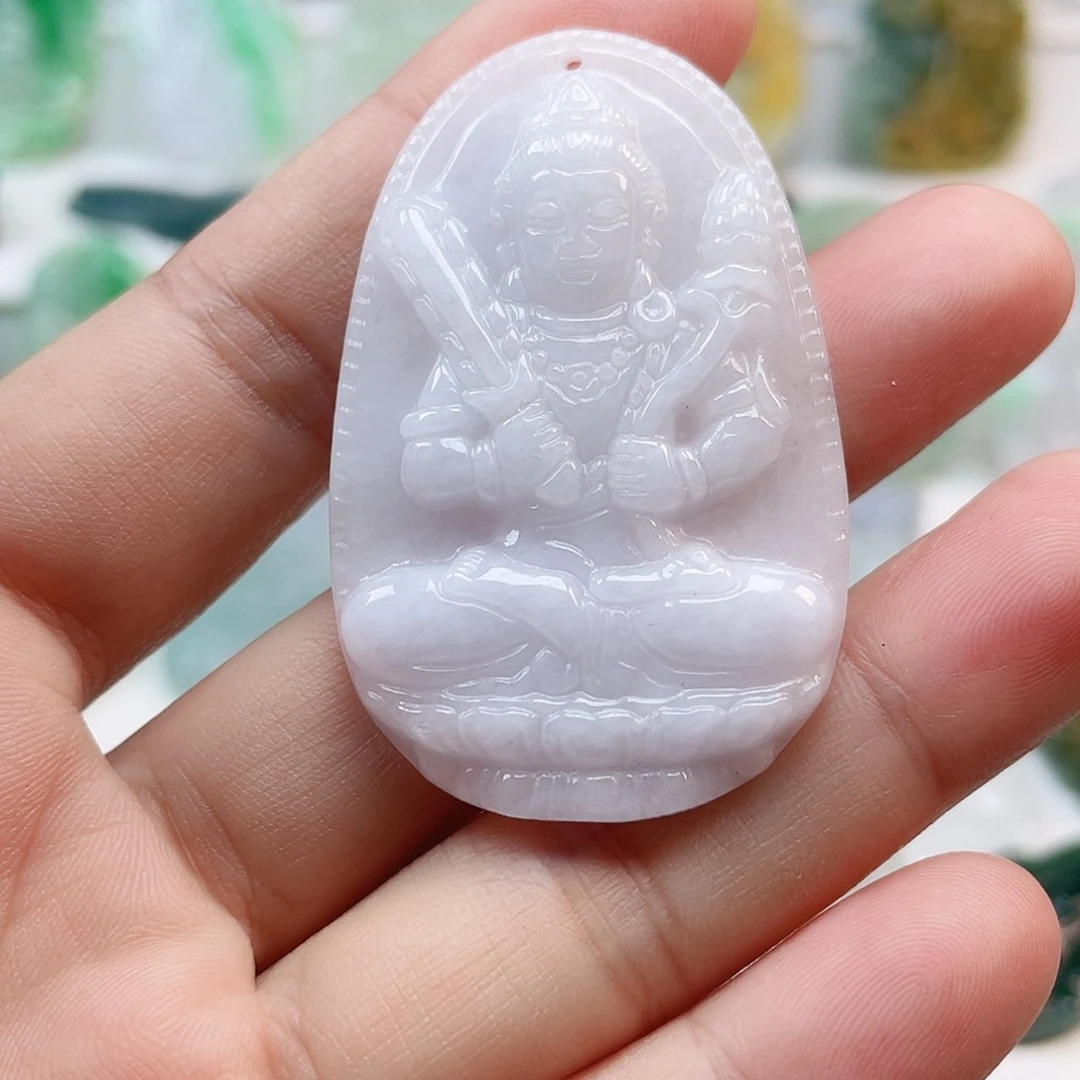 翡翠颈饰未镶嵌虚空