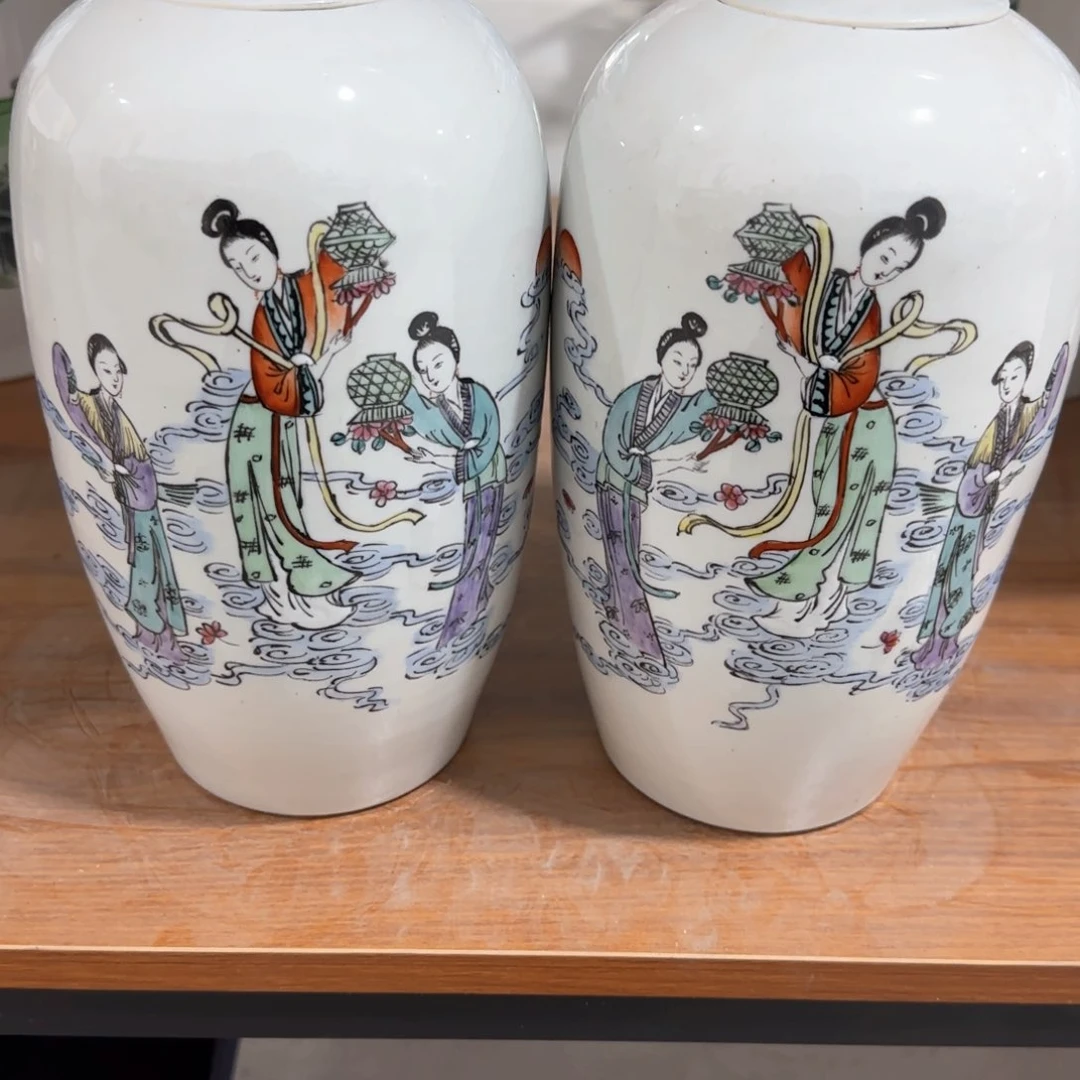 瓷片瓷器上还有两条长带及部分长柱