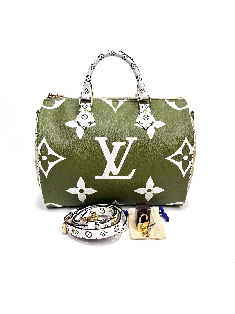 99新 LouisVuitton/路易威登 拾壹/99新/LV枕头30绿拼白/33527845