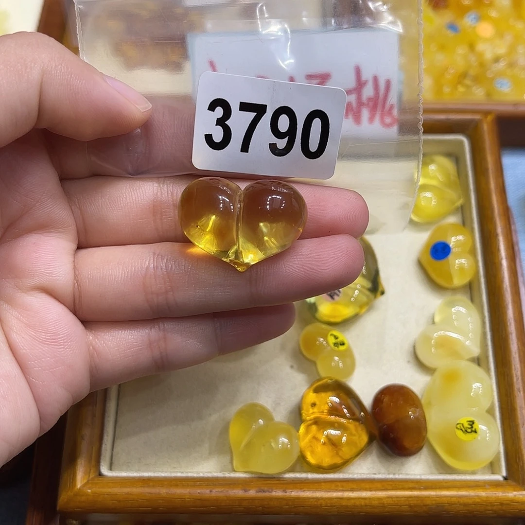 琥珀未镶嵌珠宝奇石