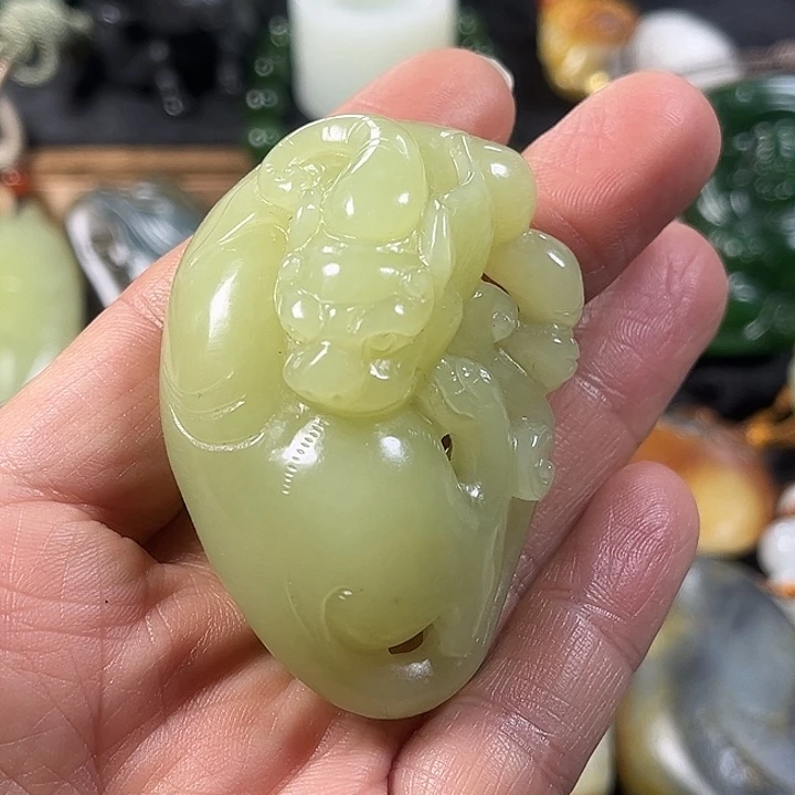 和田玉（黄玉）未镶嵌把件