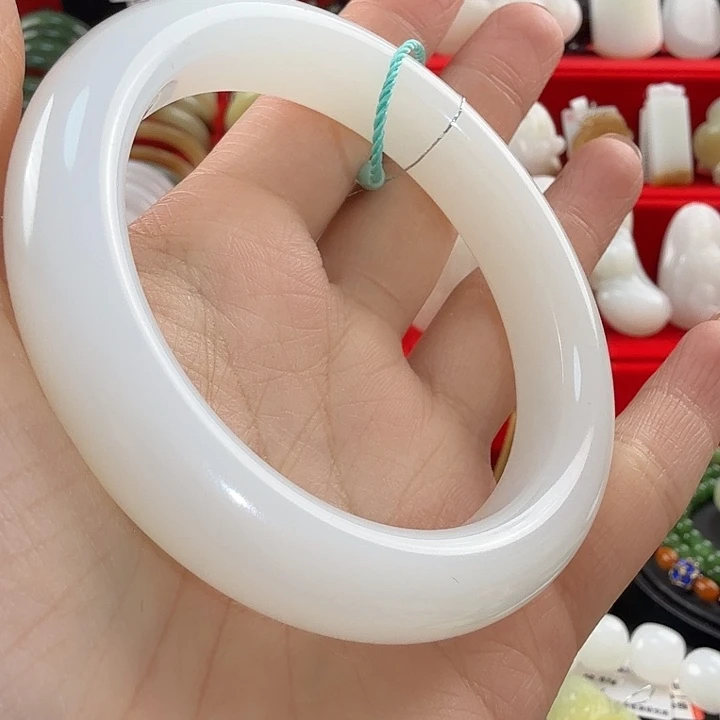 和田玉（白玉）未镶嵌手镯