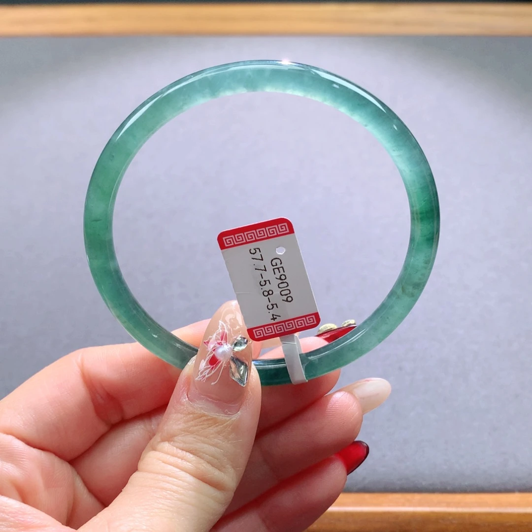 翡翠手镯未镶嵌天然翡翠手镯叮当镯