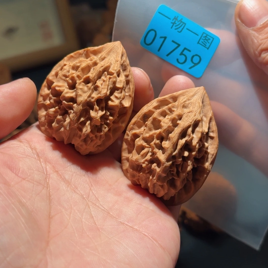 把件文玩核桃卧龙鸡心